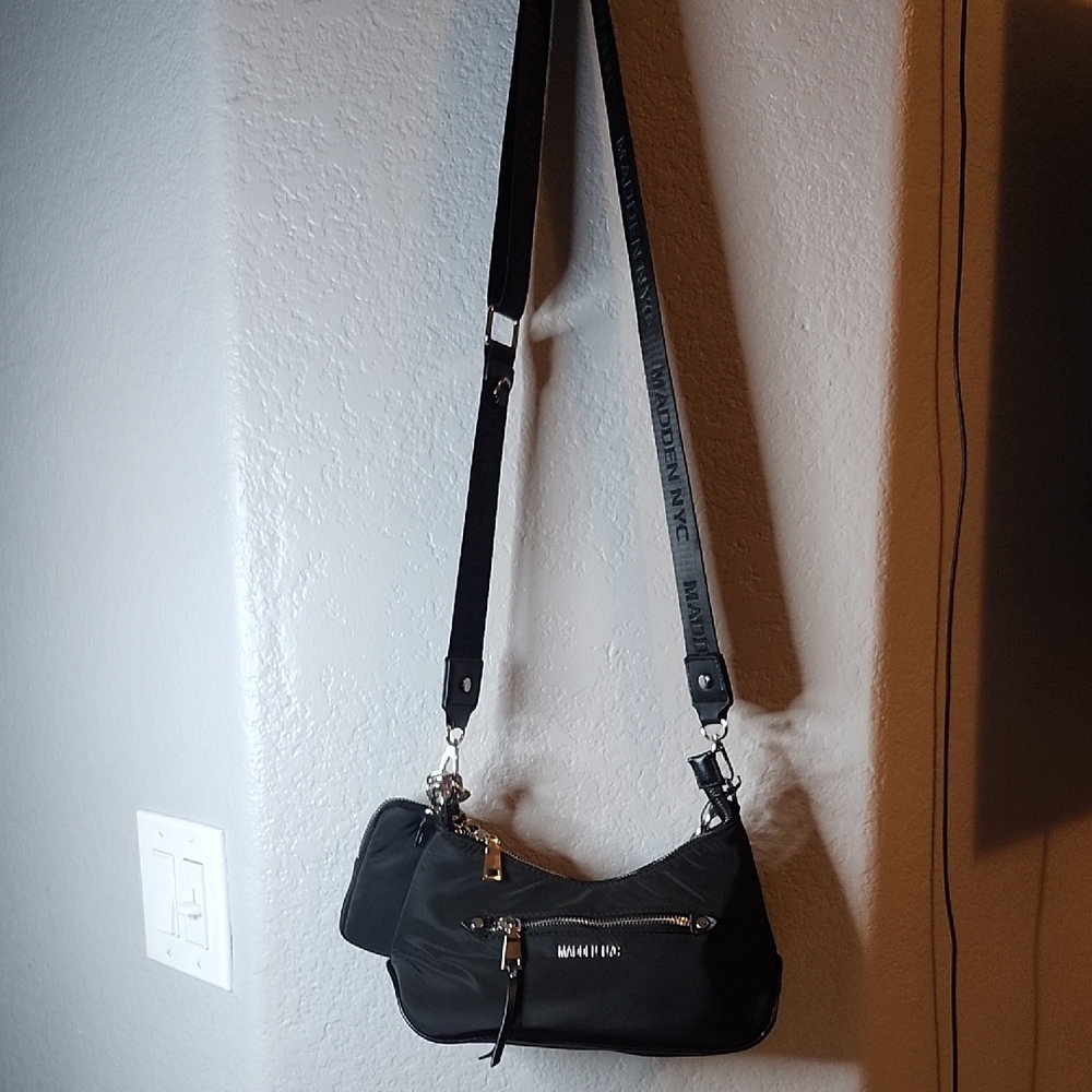 🆕️Madden NYC Black Shoulder Bag W/ Bonus Coin Purse - Picture 4 of 14